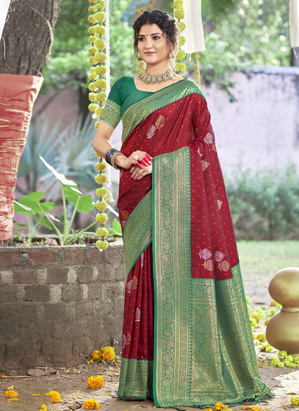 Classic Weaving Zari Silk Saree - S9873