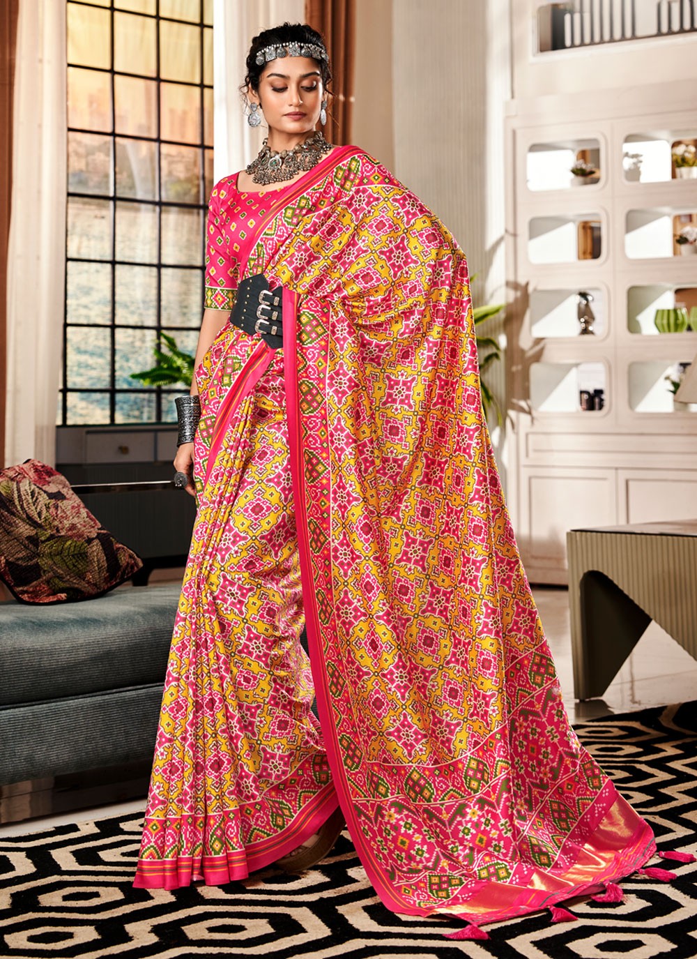 Trendy Patola Print Patola Silk Saree - S4256