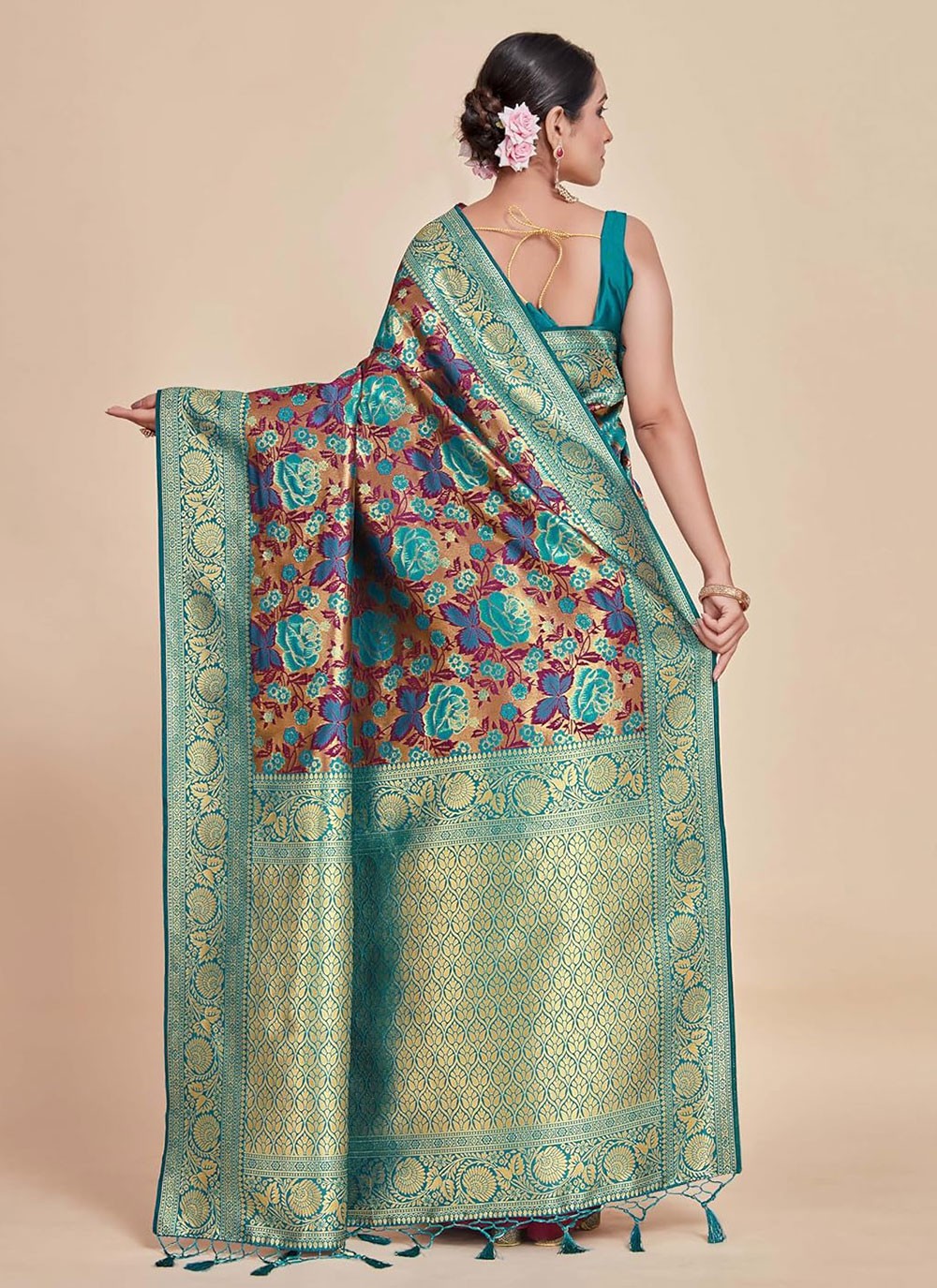 Trendy Woven Kanjivaram Silk Saree - S5008