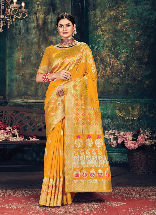 Traditional Weaving Zari Banarasi Silk Saree - S1050