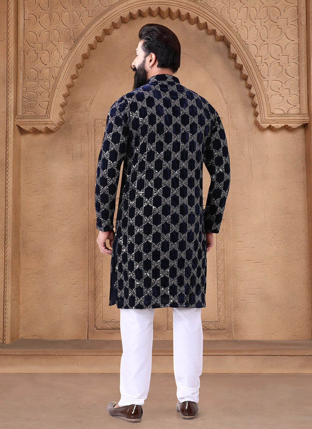 Embroidered Velvet Navy Blue Kurta - M7650