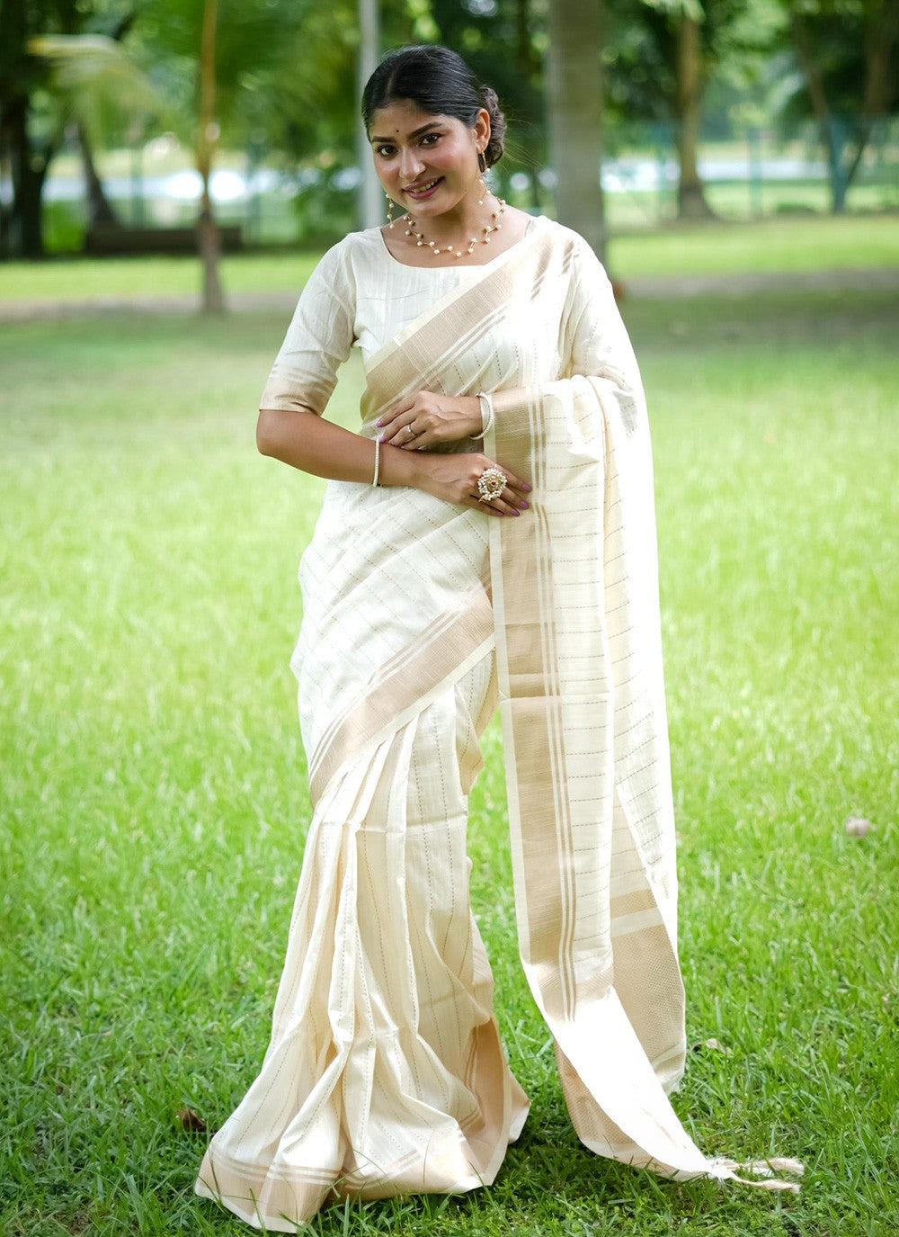 Traditional Weaving Zari Banarasi Silk Saree - S8251