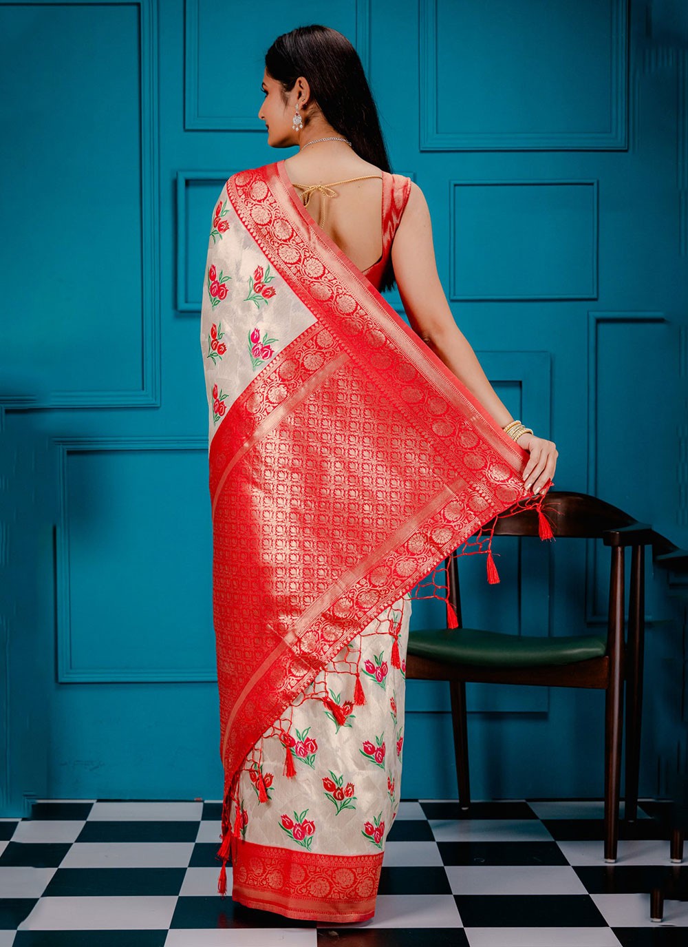 Classic Zari Kanjivaram Silk Saree - S7079