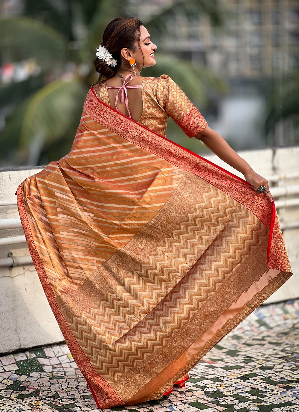 Contemporary Woven Tissue Saree - S9604