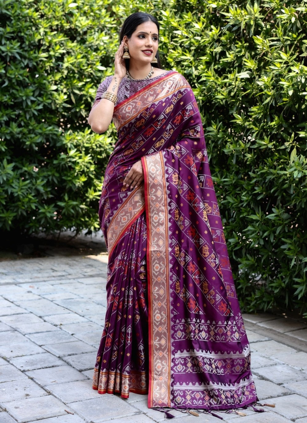 Classic Weaving Zari Patola Silk Saree - S4977