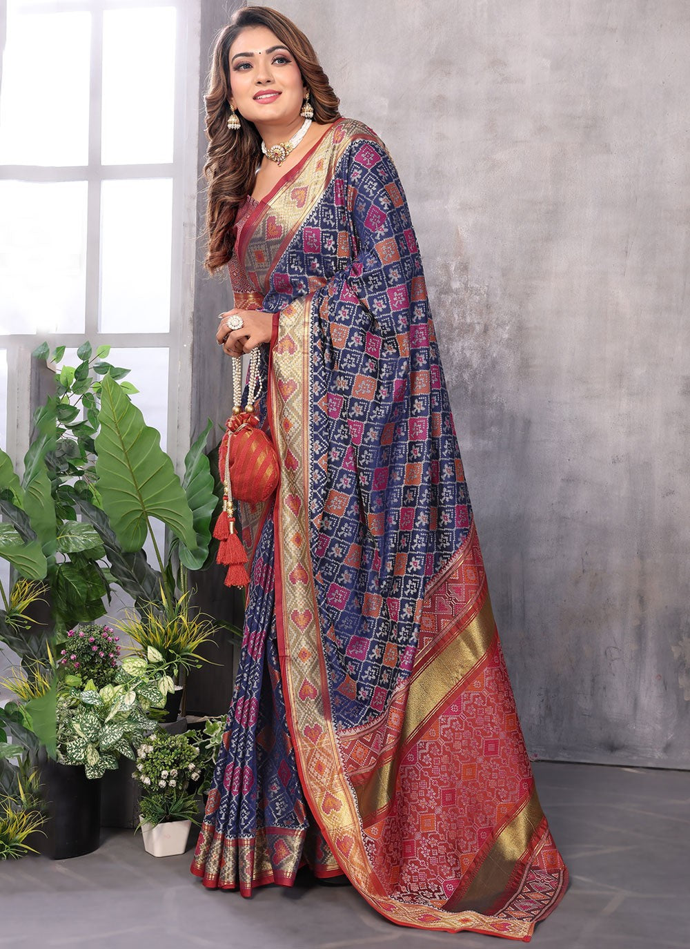 Classic Weaving Zari Patola Silk Saree - S8899