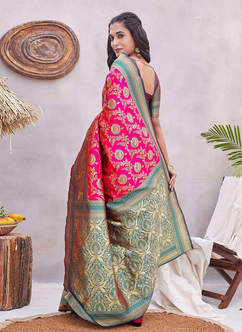 Trendy Jacquard Work Silk Blend Green Saree - S10967