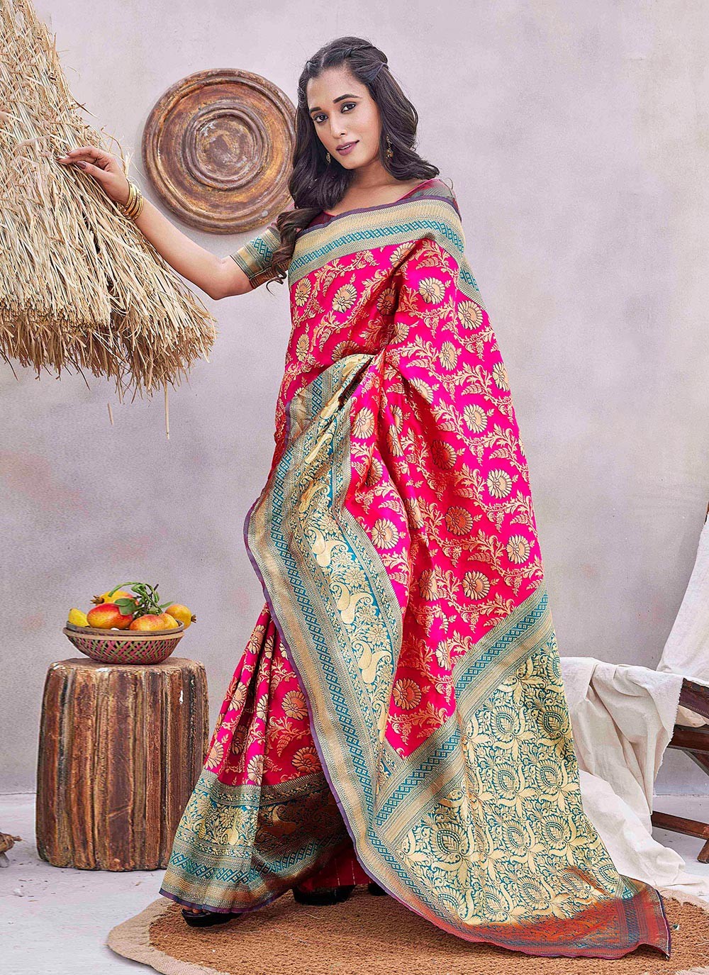 Trendy Jacquard Work Silk Blend Green Saree - S10967