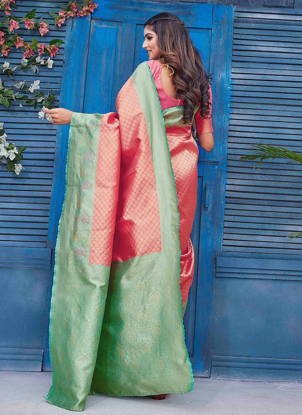 Trendy Jacquard Work Silk Blend Green Saree - S10967