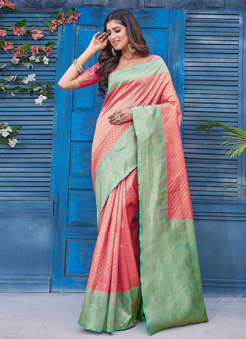 Trendy Jacquard Work Silk Blend Green Saree - S10967