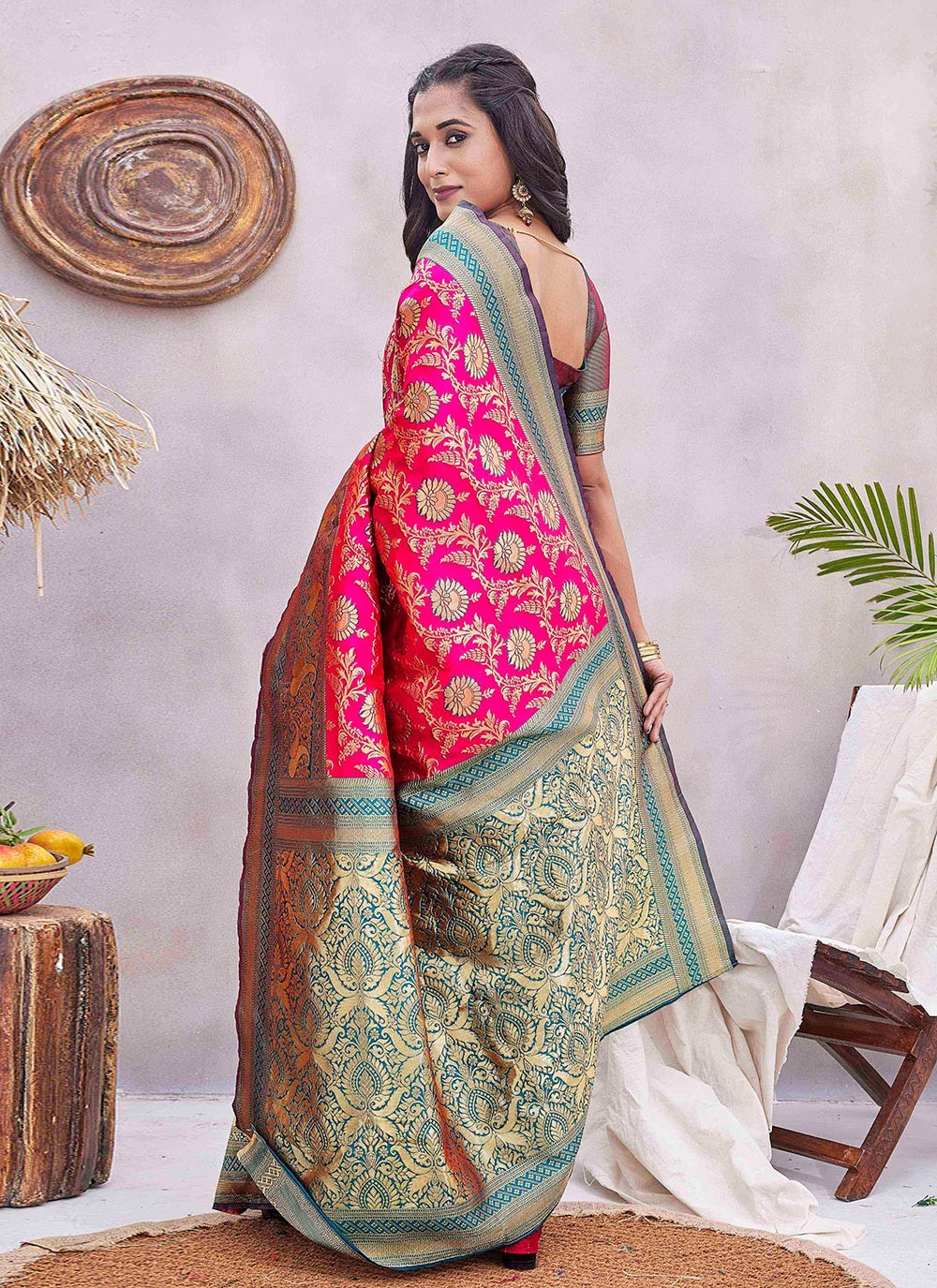 Contemporary Jacquard Work Silk Blend Saree - S9389