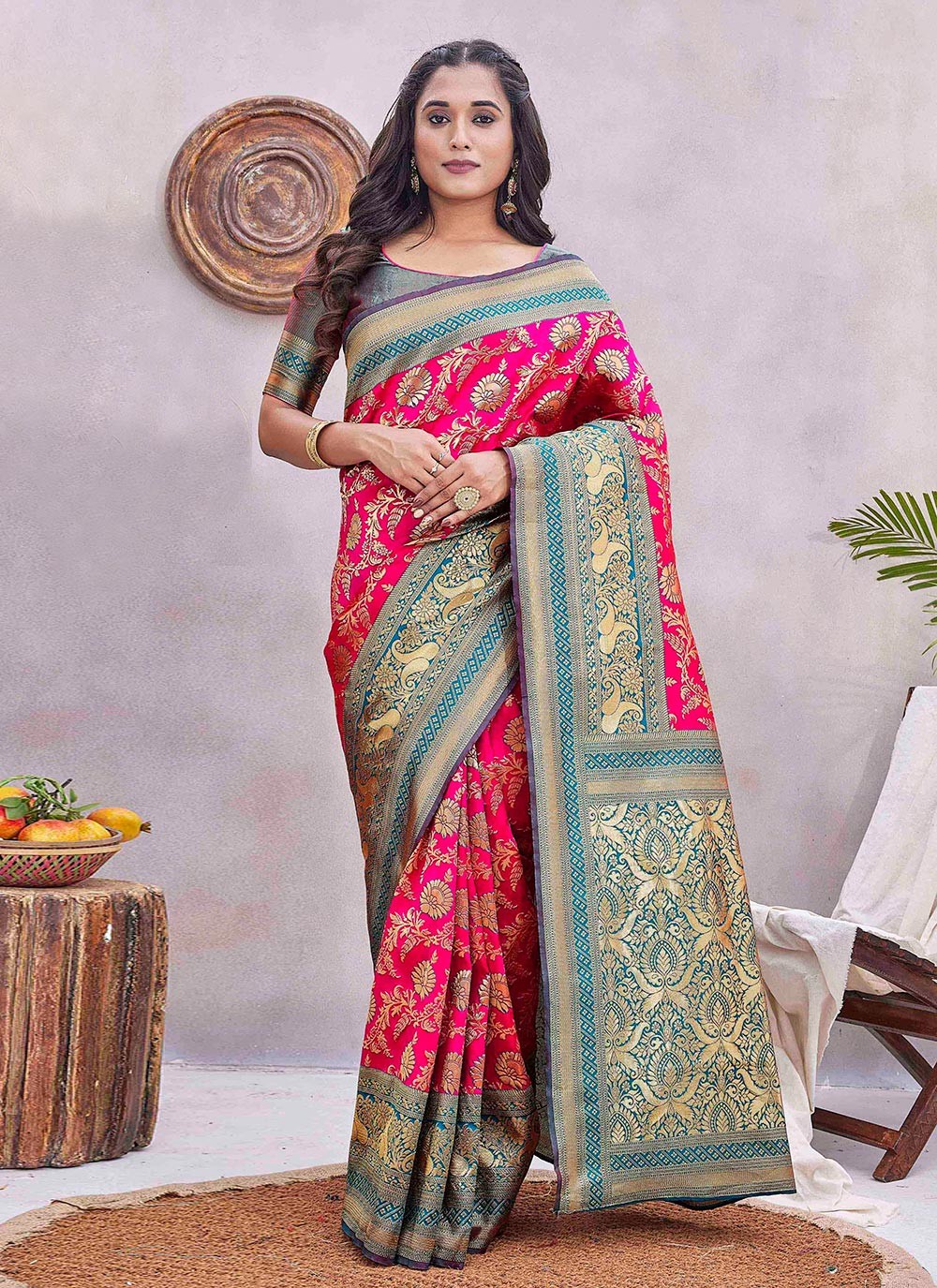 Contemporary Jacquard Work Silk Blend Saree - S9389