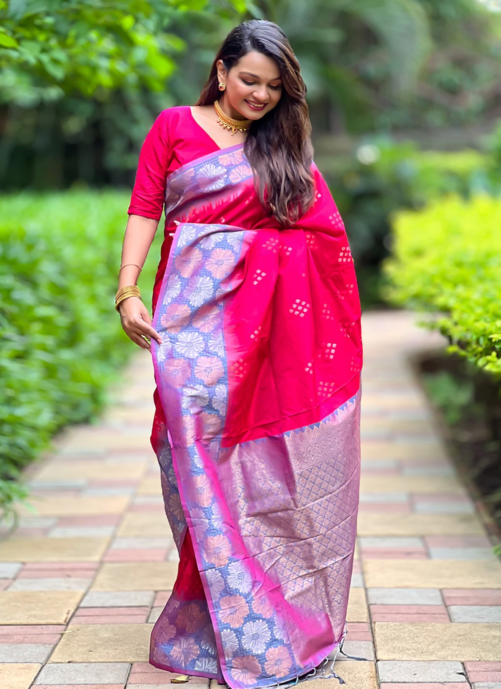 Classic Weaving Zari Silk Saree - S8718