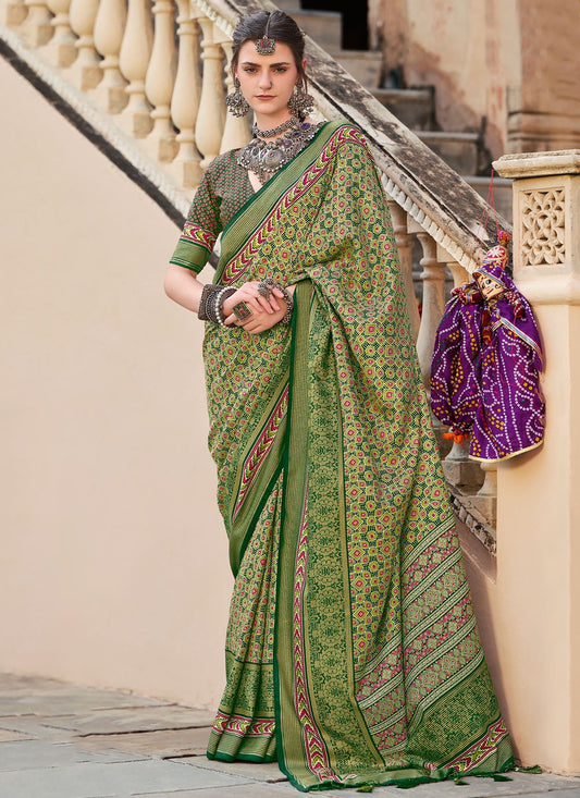 Classic Printed Silk Saree - S8623