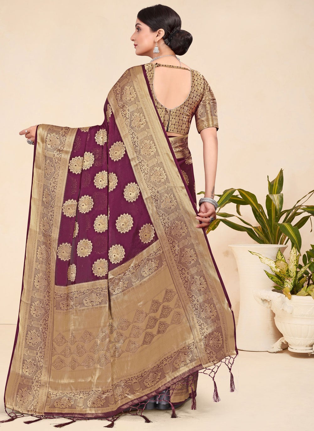 Trendy Weaving Zari Viscose Purple Saree - S10698