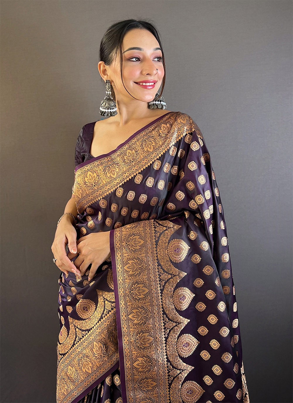 Classic Weaving Zari Banarasi Silk, Satin Saree - S8313