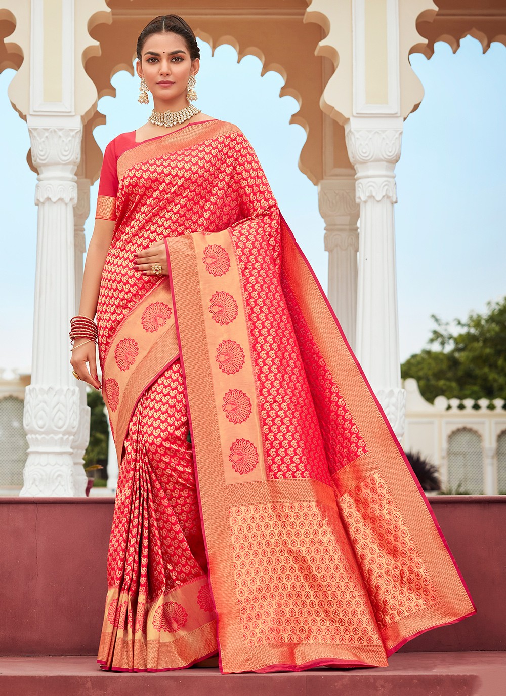 Traditional Weaving Zari Banarasi Silk Saree - S0993