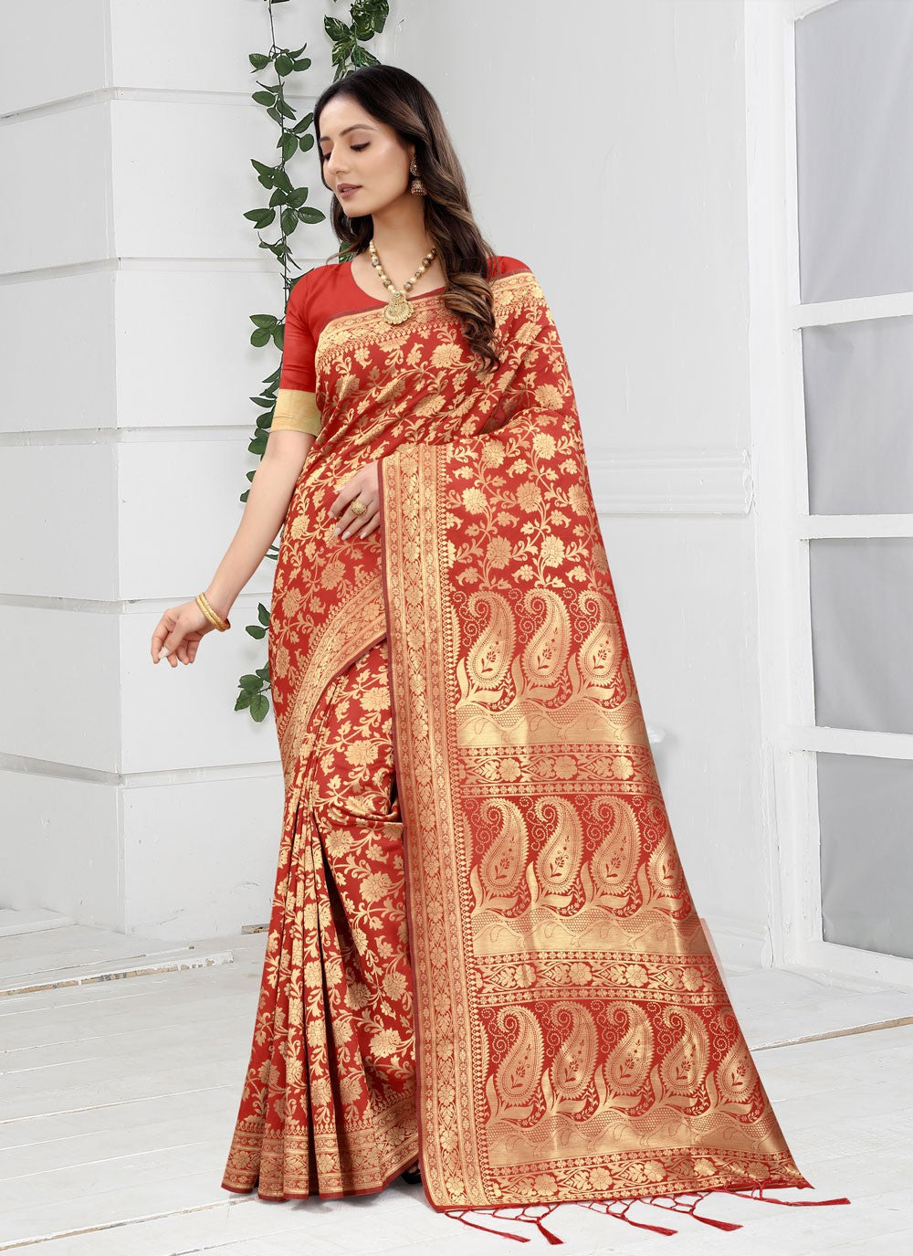 Designer Weaving Zari Banarasi Silk Saree - S1201