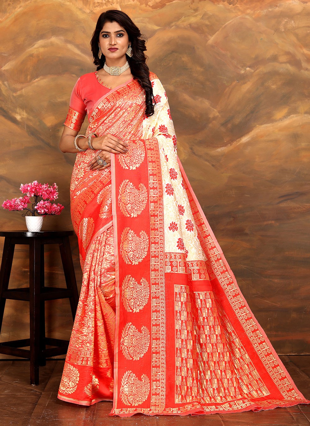 Contemporary Jacquard Work Silk Blend Saree - S9389