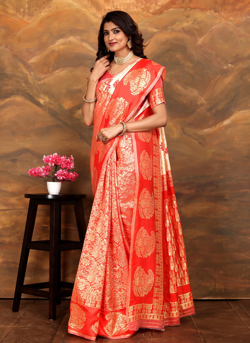 Contemporary Jacquard Work Silk Blend Saree - S9389