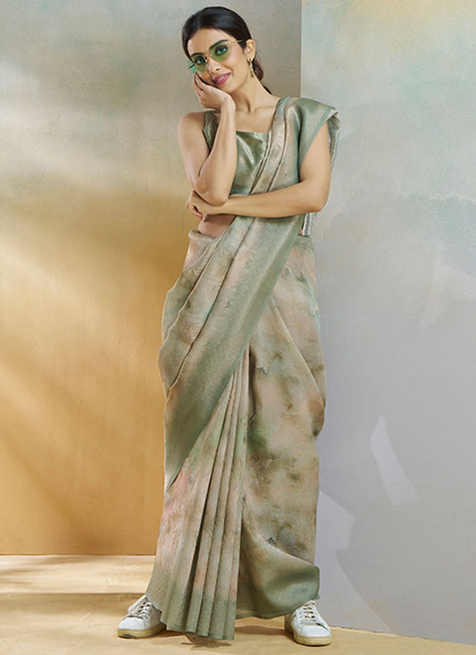 Classic Weaving Zari Handloom Silk Saree - S8913