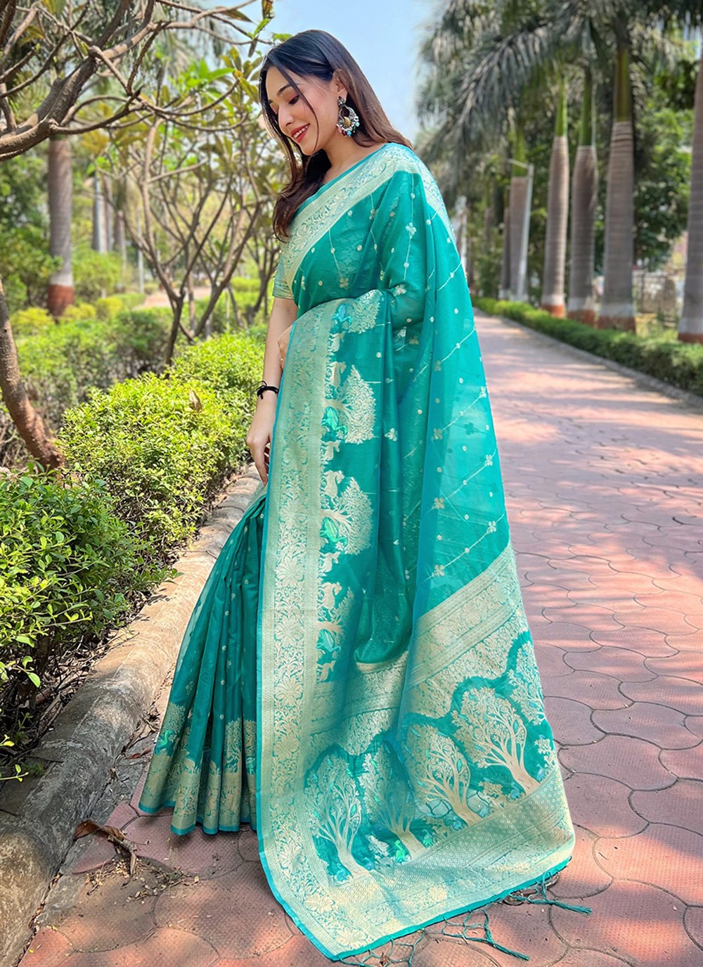 Contemporary Woven Organza Saree - S8069