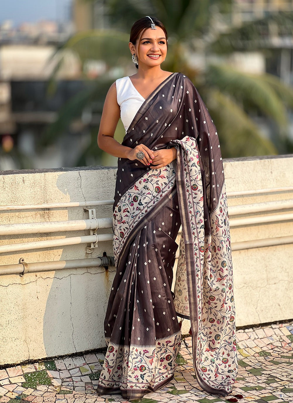 Trendy Floral Printed Silk Saree - S9595