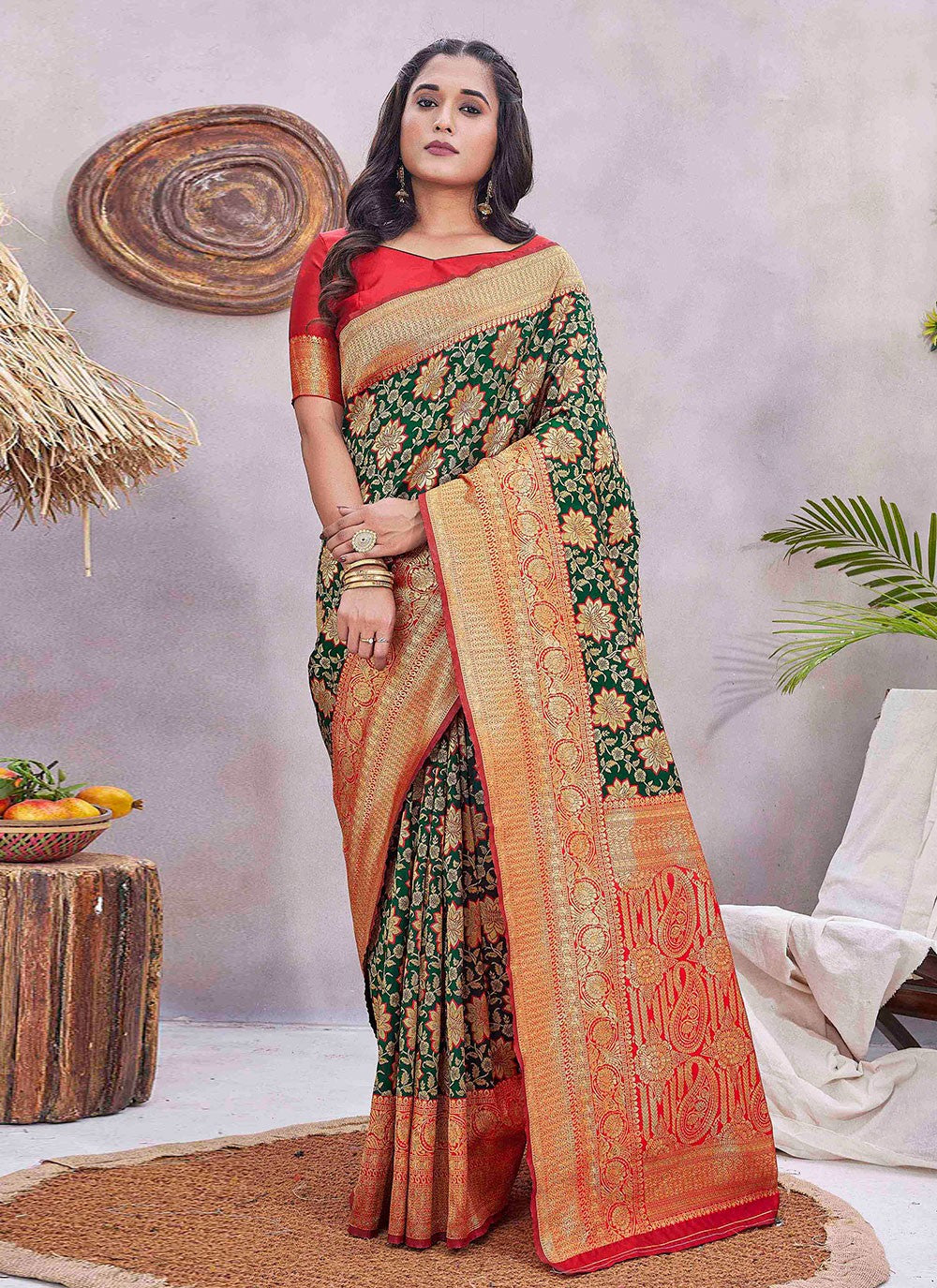 Contemporary Jacquard Work Silk Blend Saree - S9389