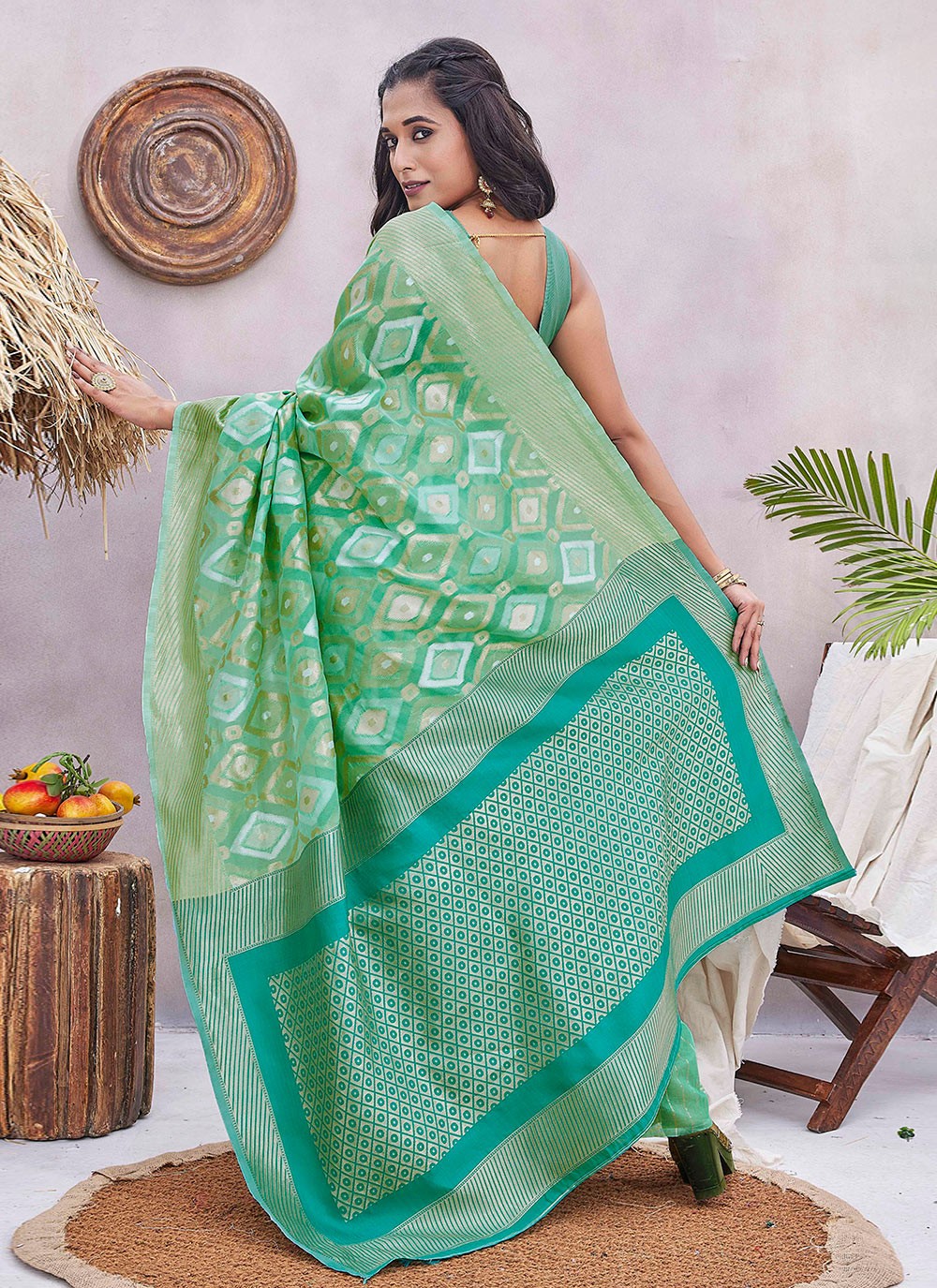 Contemporary Jacquard Work Silk Blend Saree - S9389