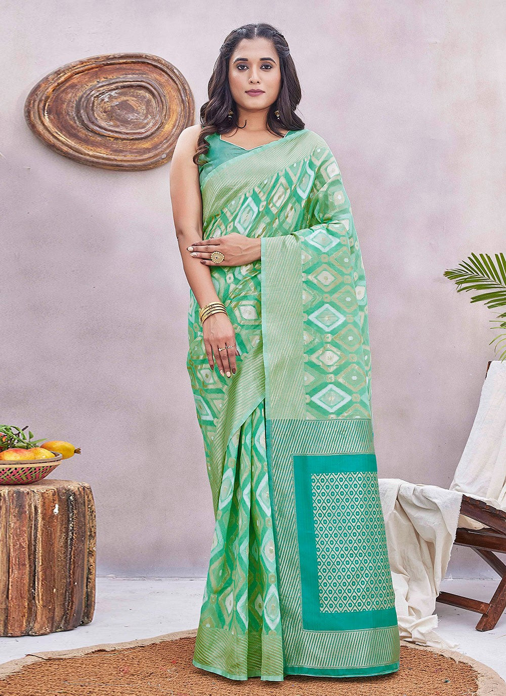 Contemporary Jacquard Work Silk Blend Saree - S9389