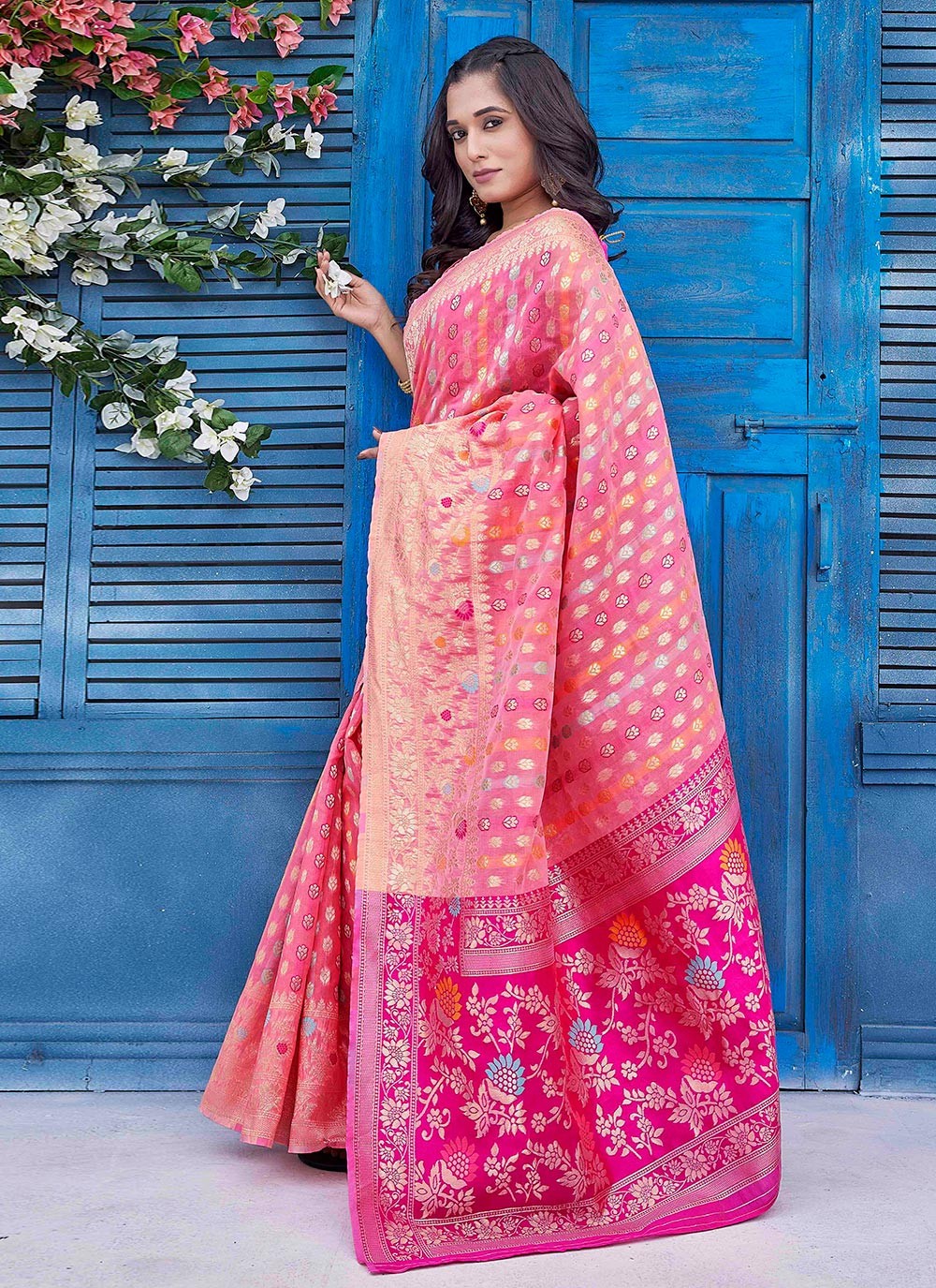 Contemporary Jacquard Work Silk Blend Saree - S9389