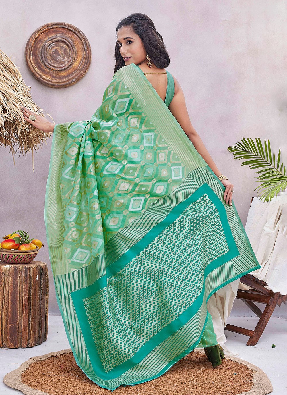 Trendy Jacquard Work Silk Blend Green Saree - S10967