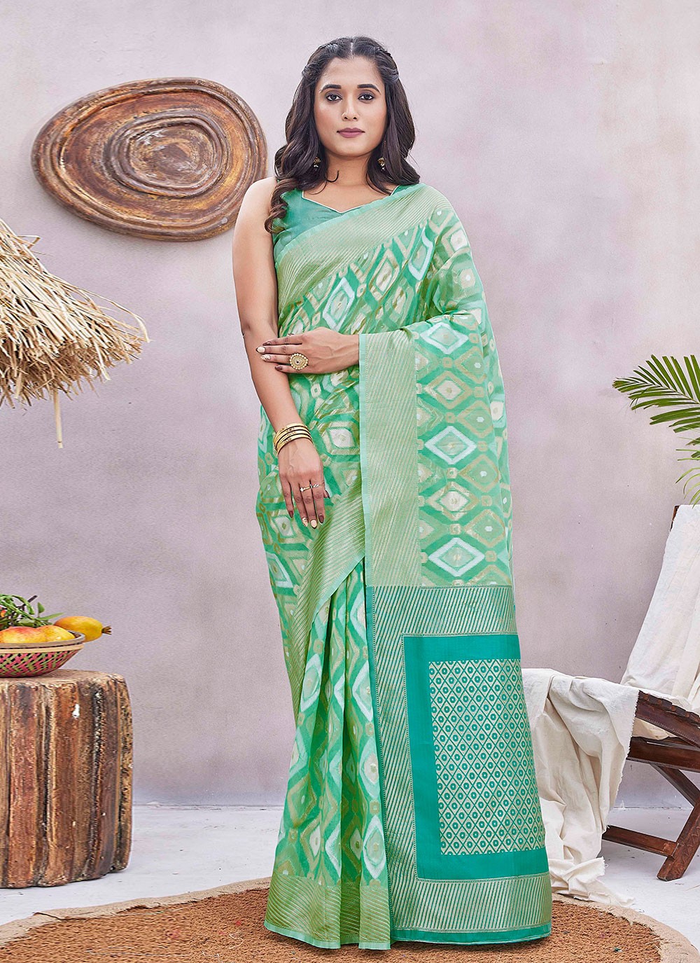 Trendy Jacquard Work Silk Blend Green Saree - S10967