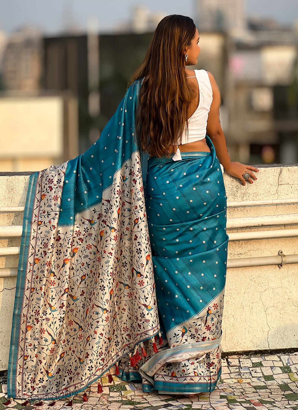 Trendy Floral Printed Silk Saree - S9595