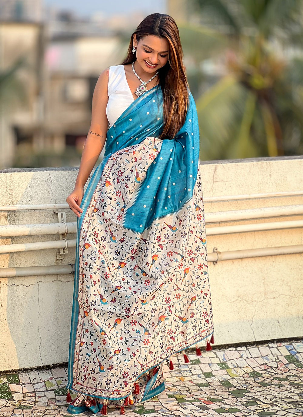 Trendy Floral Printed Silk Saree - S9595