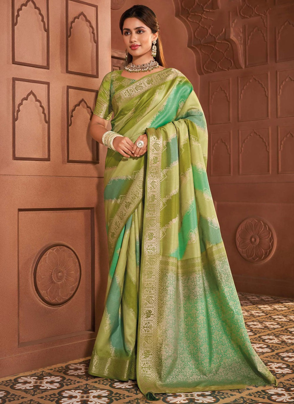 Jacquard Work, Printed, Weaving Zari, Zari Silk Saree - S12298