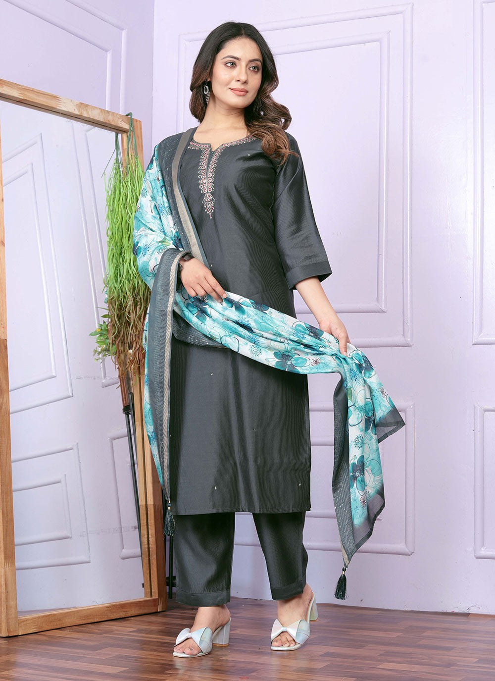 Muslin, Viscose Salwar Suit - T2838