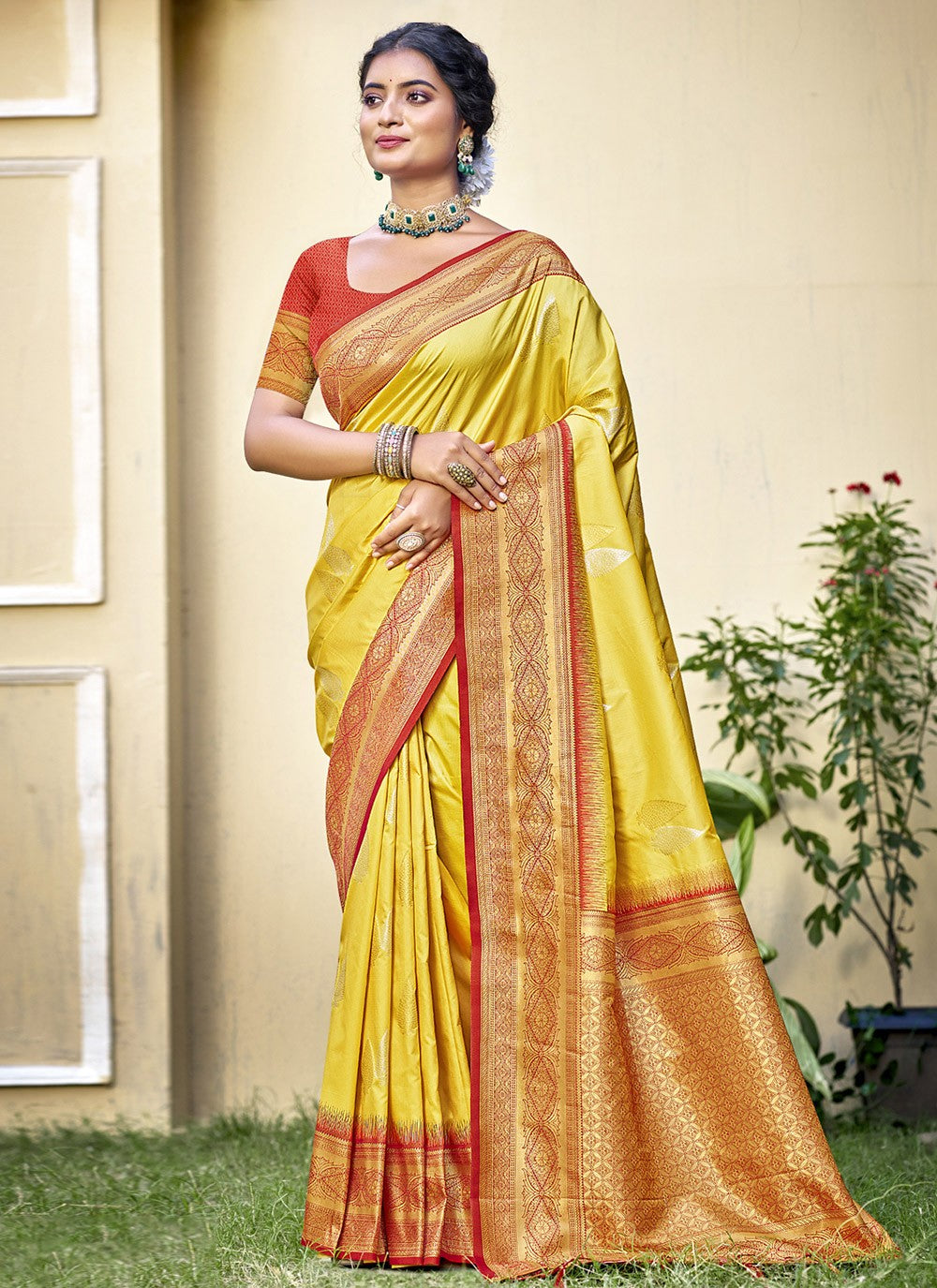 Classic Weaving Zari Silk Saree - S9885