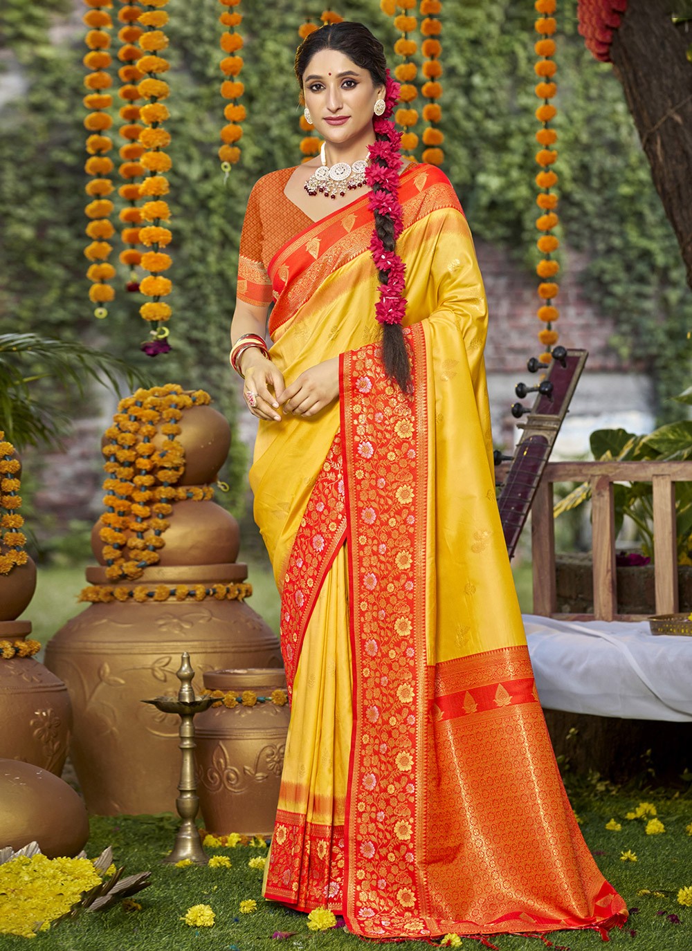 Classic Weaving Zari Silk Saree - S9811