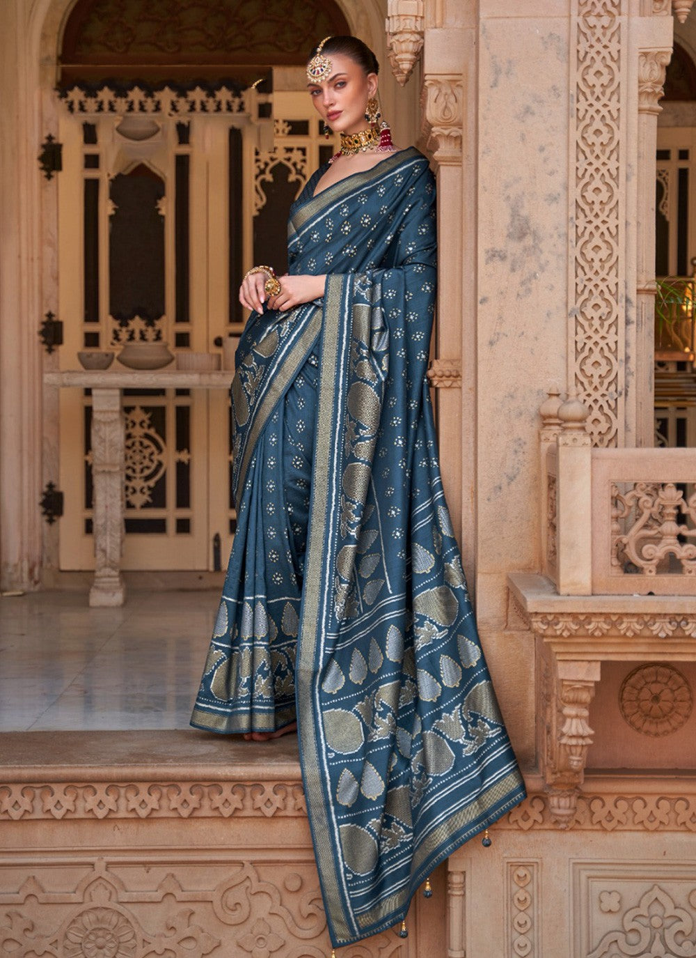 Classic Woven Banarasi Silk Saree - S3230