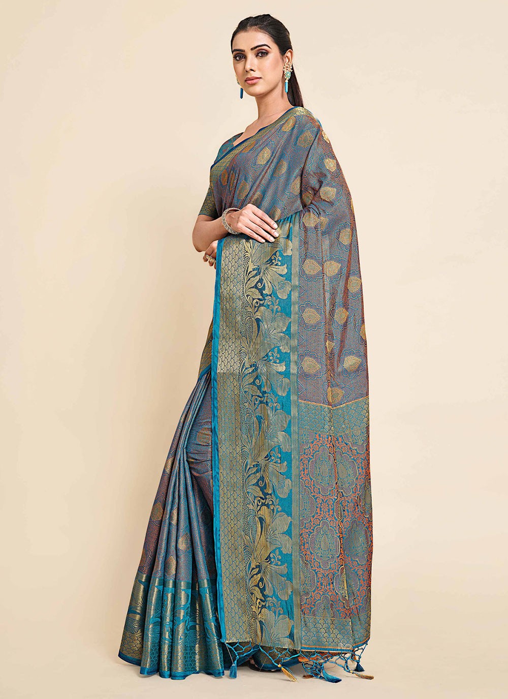 Trendy Woven Kanjivaram Silk Saree - S5008