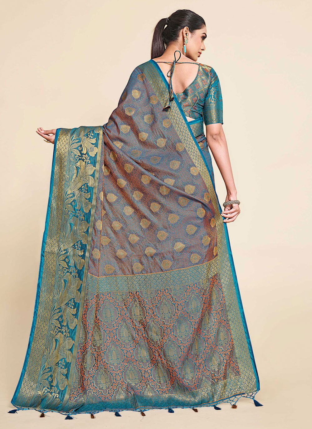 Trendy Woven Kanjivaram Silk Saree - S5008