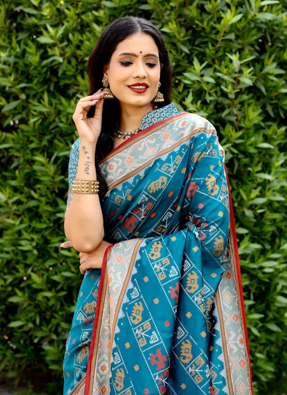 Classic Weaving Zari Patola Silk Saree - S4977