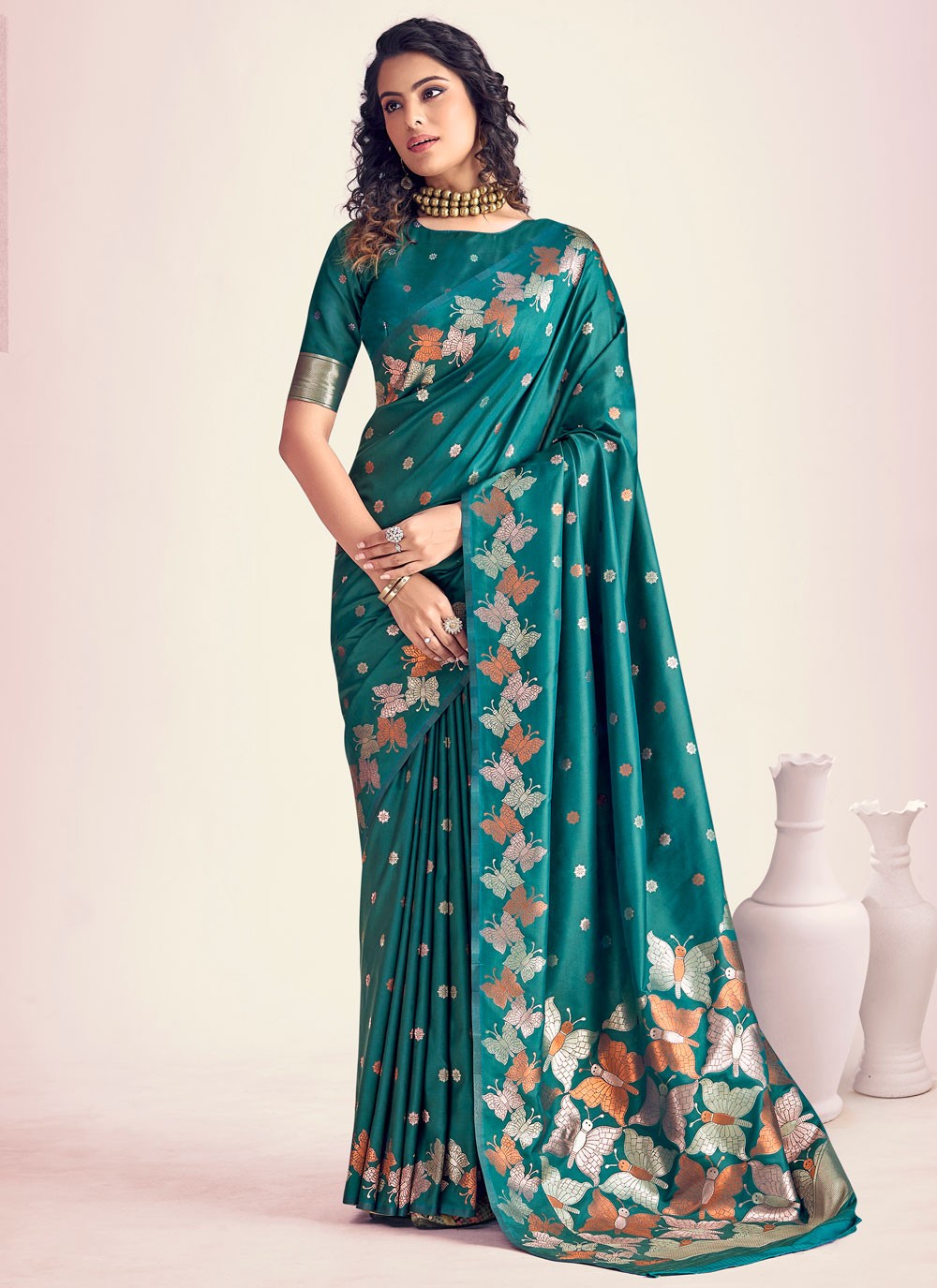 Classic Weaving Zari Banarasi Silk Saree - S6066