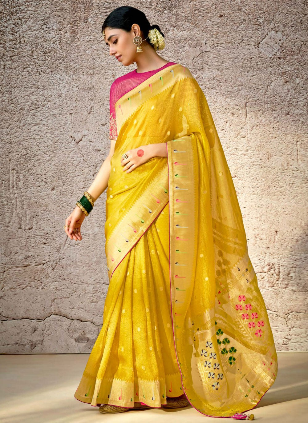 Classic Thread Banarasi Silk Saree - S8785