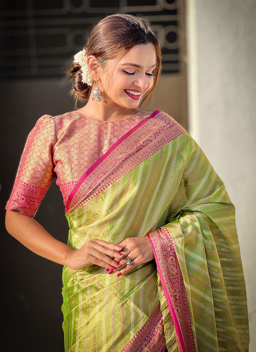 Contemporary Woven Tissue Saree - S9604