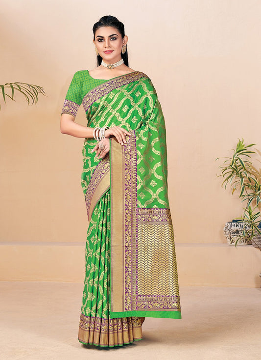 Traditional Weaving Zari Banarasi Silk Saree - S1055