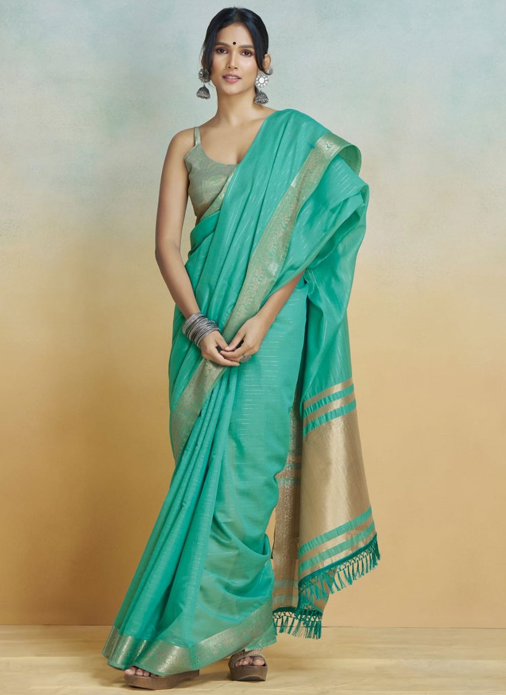 Classic Weaving Zari Handloom Silk Saree - S9497