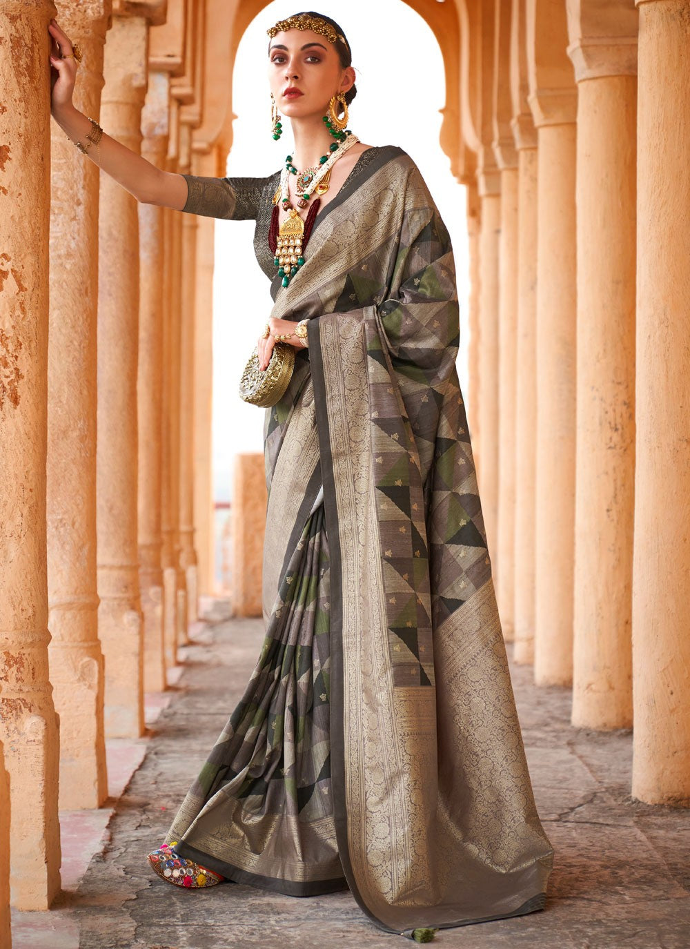 Classic Foliage Prints Viscose Saree - S8919