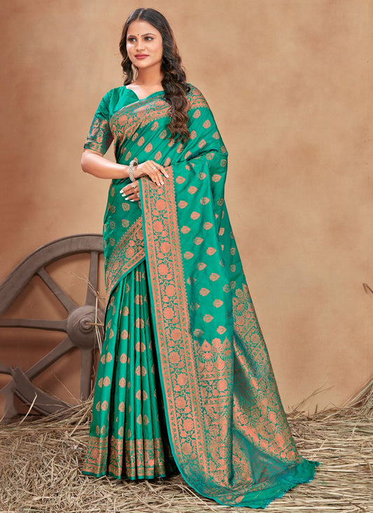 Classic Weaving Zari Banarasi Silk Saree - S2631